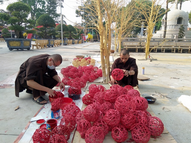 Series photos of activities preparing for the New Year 2020