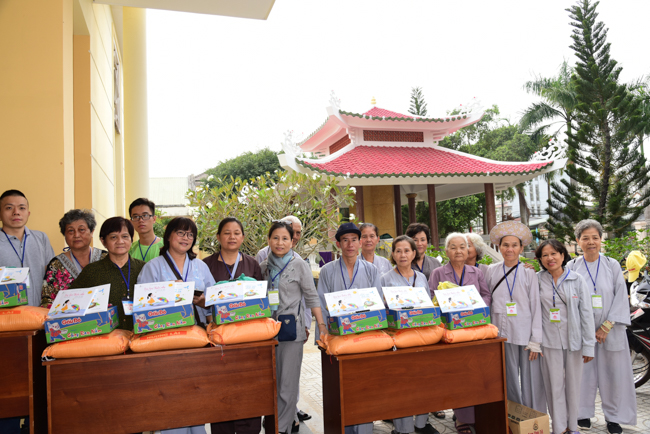 Giving Tet gifts to poor residents in Tay Ninh