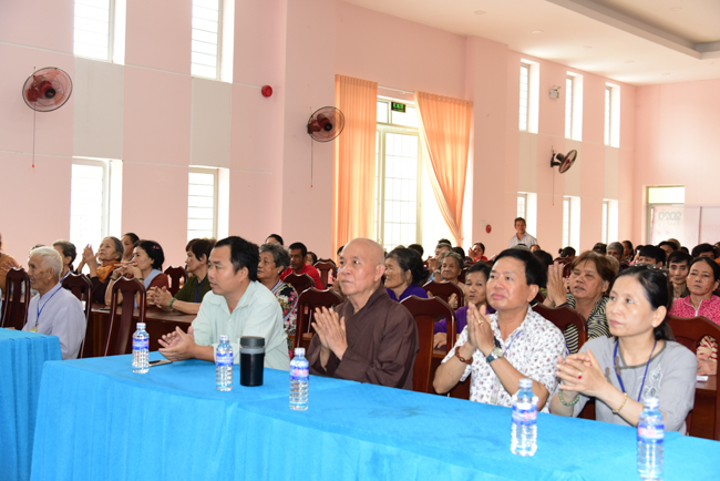 Giving Tet gifts to poor residents in Tay Ninh