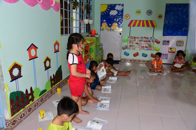 Tặng quà tại Nhơn Bình, Vĩnh Long