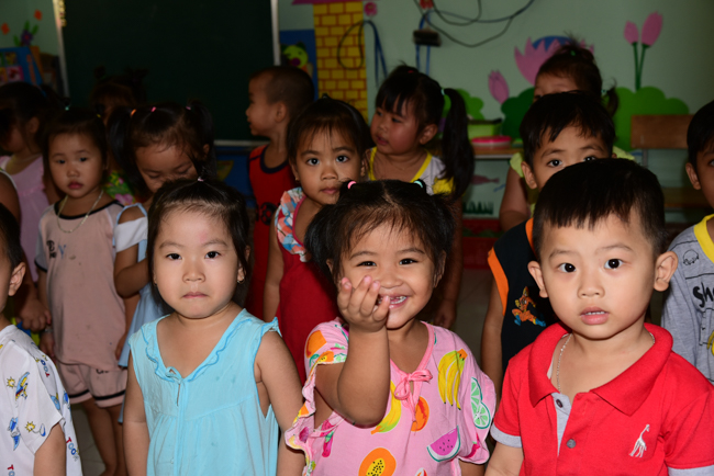Tặng quà tại Nhơn Bình, Vĩnh Long