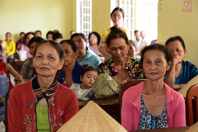 Tặng quà tại Nhơn Bình, Vĩnh Long