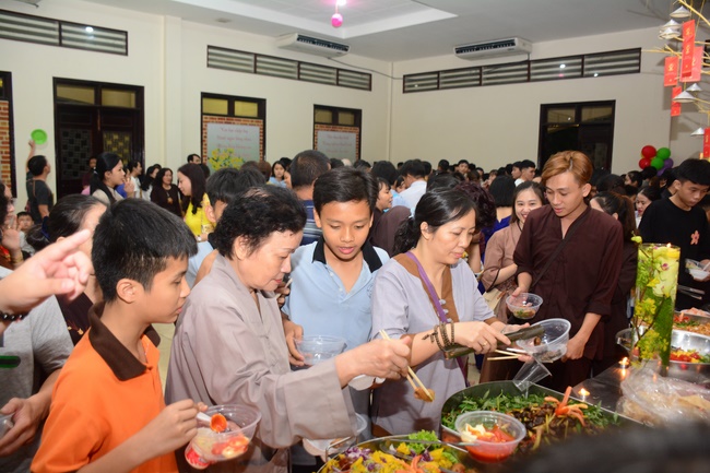 Tất niên tri ân Phật tử