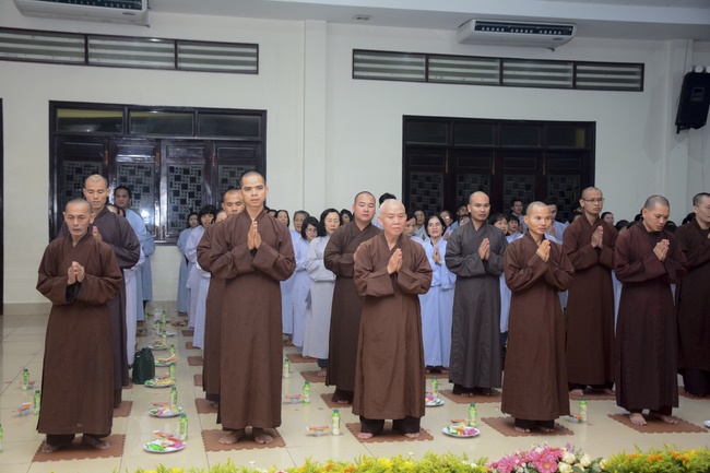 The second gratitude ceremony for the disciples.