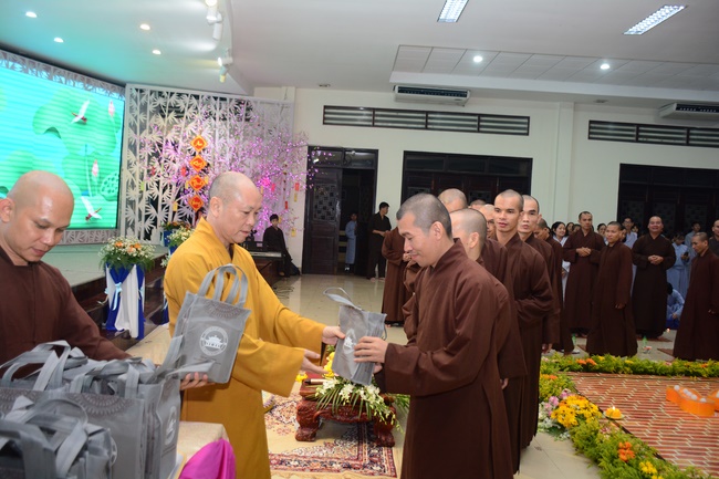 The second gratitude ceremony for the disciples.