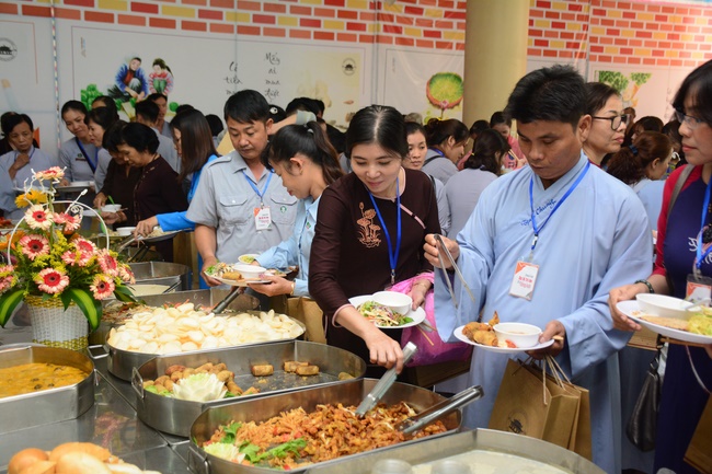 The Gratitude Ceremony and the Buddhist Activity Summary in 2019