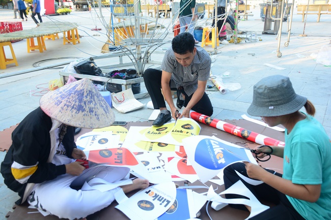 Series photos of activities preparing for the New Year 2020