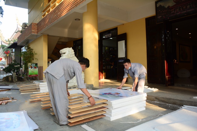 Series photos of activities preparing for the New Year 2020