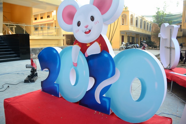 Series photos of activities preparing for the New Year 2020