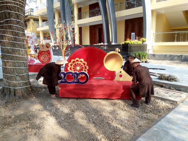 Series photos of activities preparing for the New Year 2020