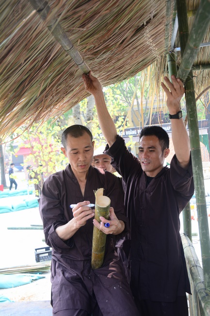 Series photos of activities preparing for the New Year 2020