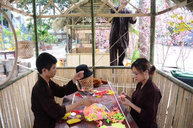 Series photos of activities preparing for the New Year 2020