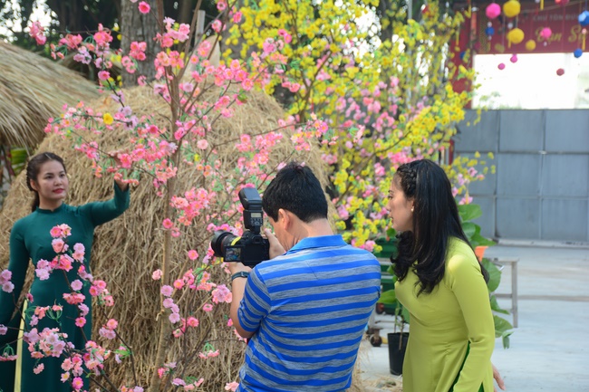 Series photos of activities preparing for the New Year 2020