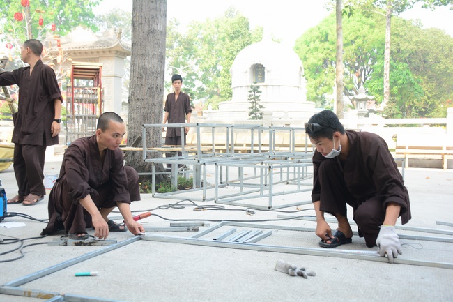 Series photos of activities preparing for the New Year 2020