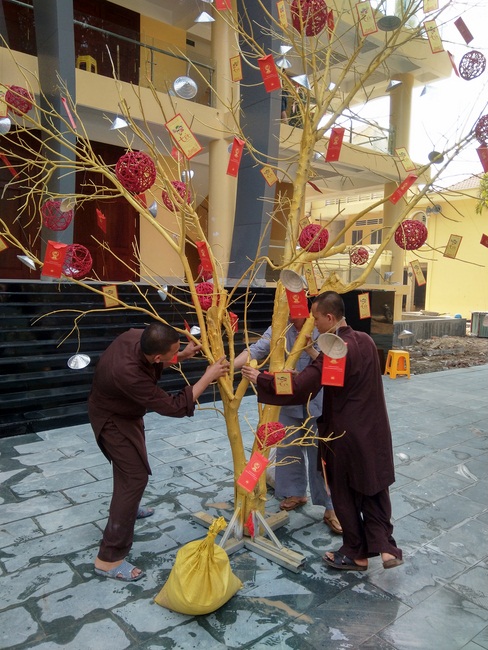 Series photos of activities preparing for the New Year 2020