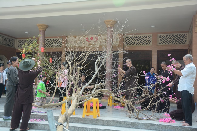 Series photos of activities preparing for the New Year 2020