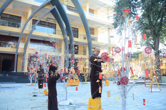 Series photos of activities preparing for the New Year 2020