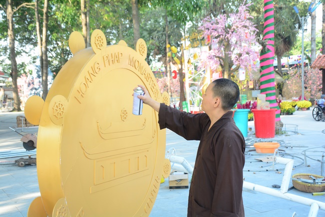 Series photos of activities preparing for the New Year 2020