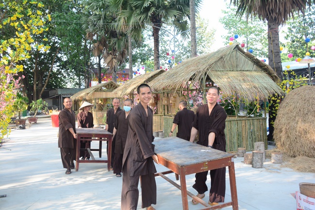 Series photos of activities preparing for the New Year 2020