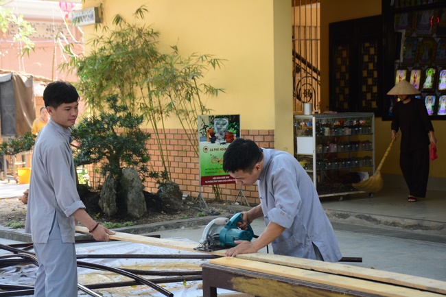 Series photos of activities preparing for the New Year 2020