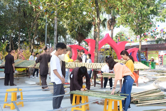 Series photos of activities preparing for the New Year 2020