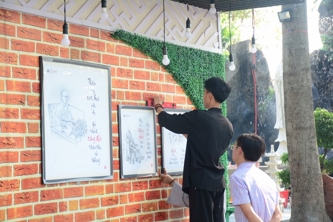 Series photos of activities preparing for the New Year 2020