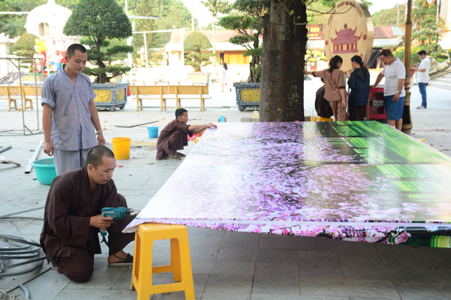 Series photos of activities preparing for the New Year 2020