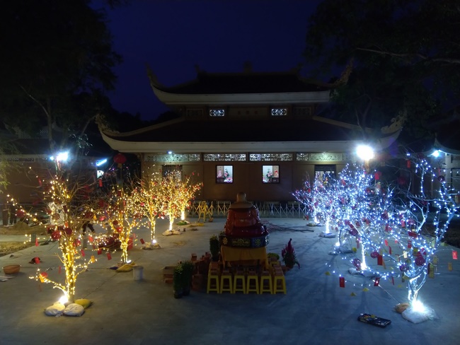 Series photos of activities preparing for the New Year 2020