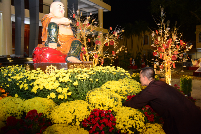 Series photos of activities preparing for the New Year 2020