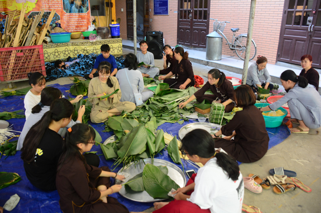 Series photos of activities preparing for the New Year 2020