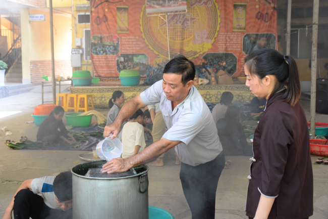 Series photos of activities preparing for the New Year 2020