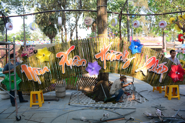 Series photos of activities preparing for the New Year 2020