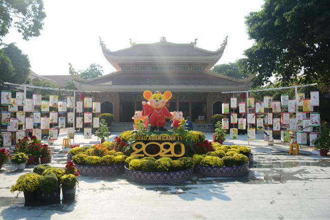 Series photos of activities preparing for the New Year 2020