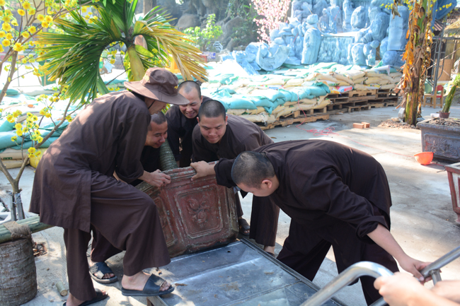 Series photos of activities preparing for the New Year 2020