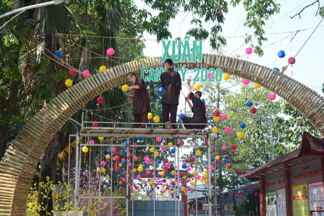 Series photos of activities preparing for the New Year 2020