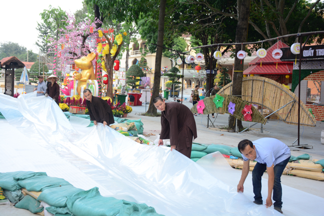 Series photos of activities preparing for the New Year 2020