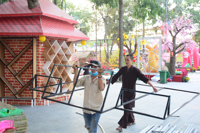 Series photos of activities preparing for the New Year 2020