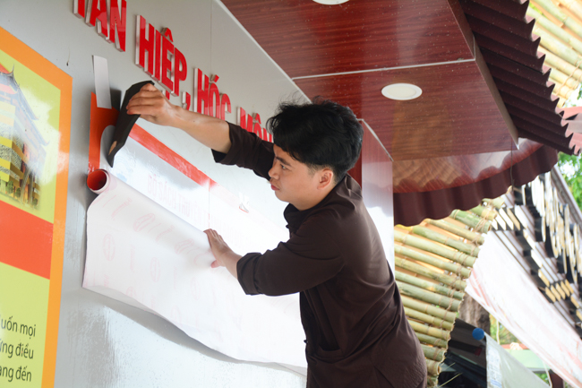 Series photos of activities preparing for the New Year 2020