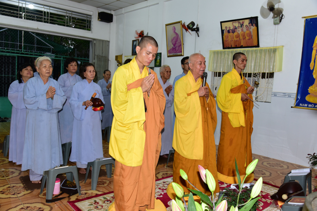 Tu niệm Phật một ngày Cần Thơ