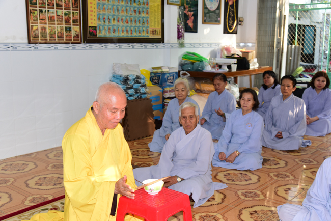 Tu niệm Phật một ngày Cần Thơ