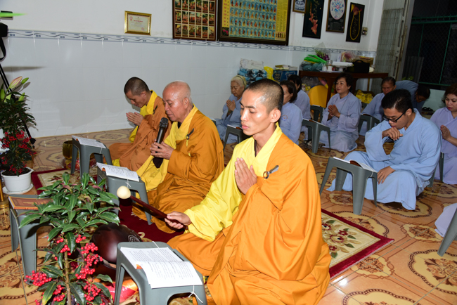 Tu niệm Phật một ngày Cần Thơ