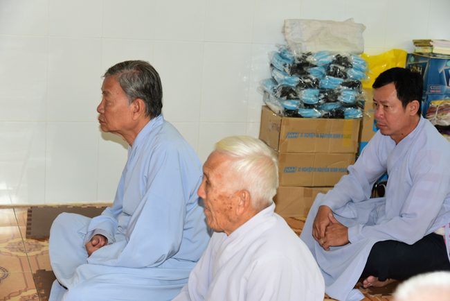 Tu niệm Phật một ngày Cần Thơ