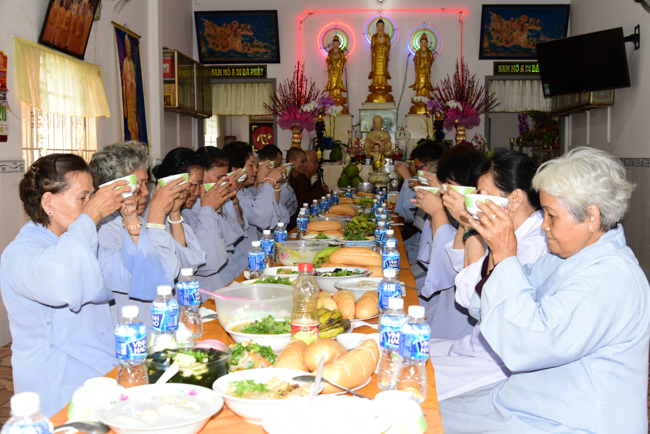 Tu niệm Phật một ngày Cần Thơ