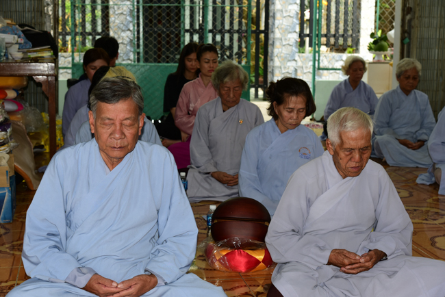 Tu niệm Phật một ngày Cần Thơ