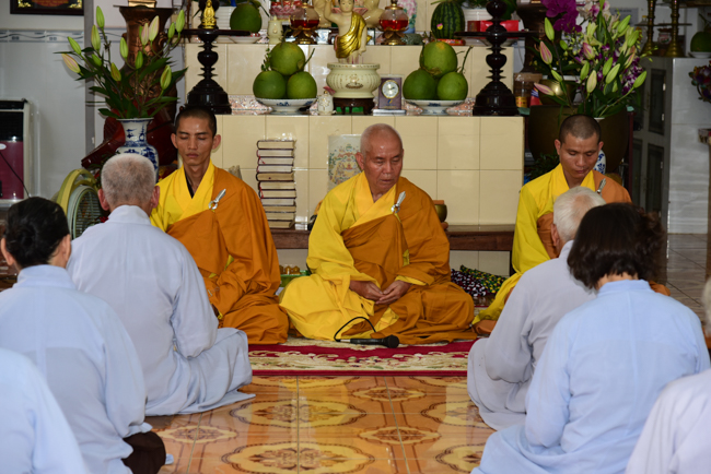 Tu niệm Phật một ngày Cần Thơ