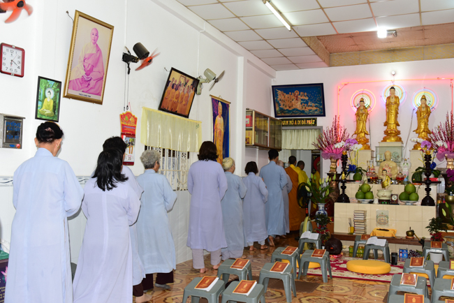 Tu niệm Phật một ngày Cần Thơ