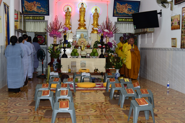 Tu niệm Phật một ngày Cần Thơ