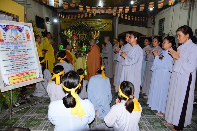 The rite praying for rebirth to Nun Ven. Thich Nu Nhuan Nha