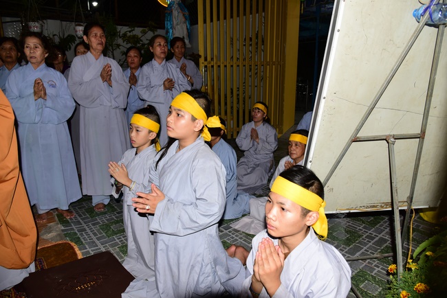 The rite praying for rebirth to Nun Ven. Thich Nu Nhuan Nha