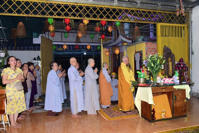 The rite praying for rebirth to Nun Ven. Thich Nu Nhuan Nha